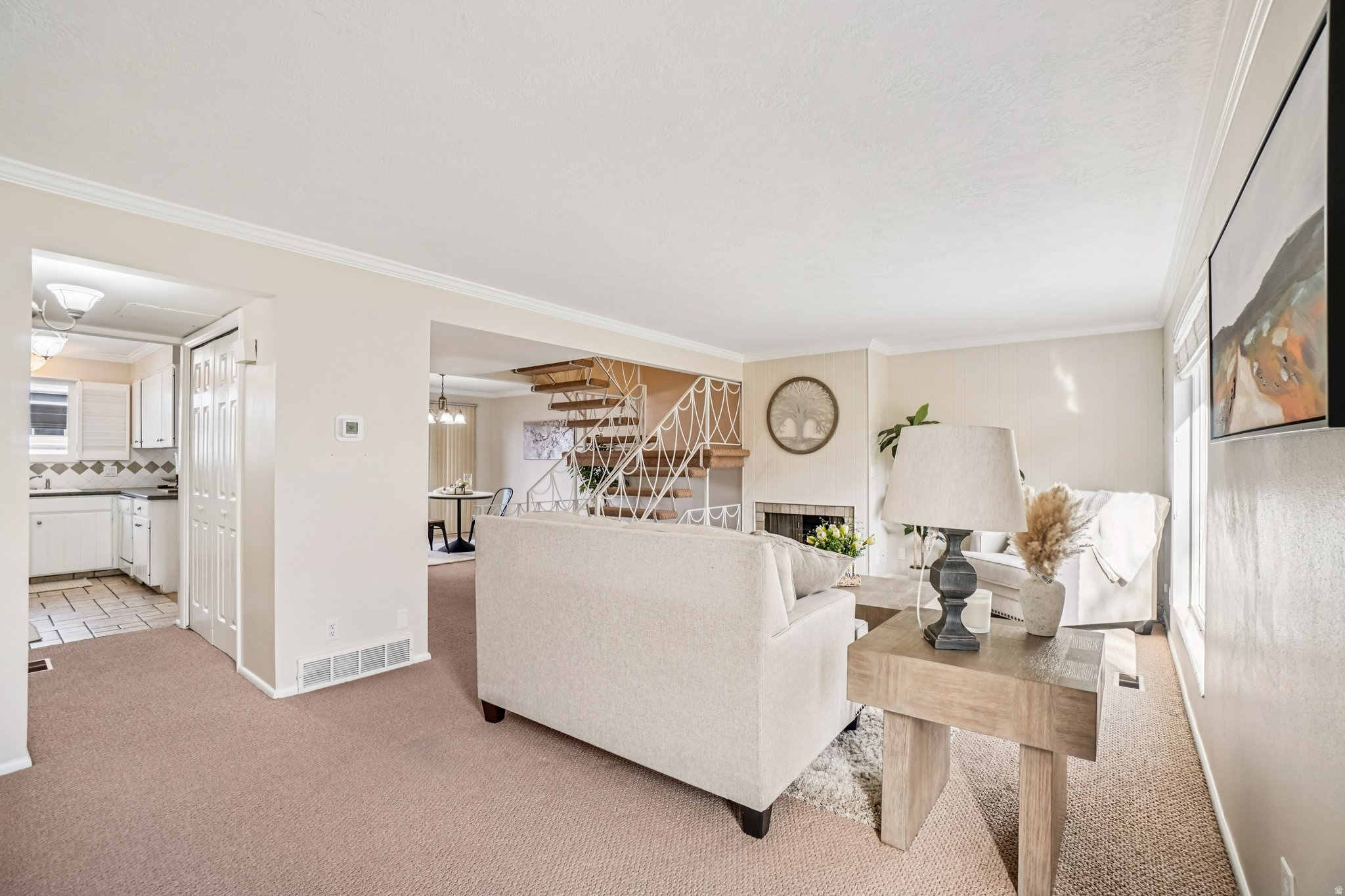 COUNTRY HILLS MANOR - Residential