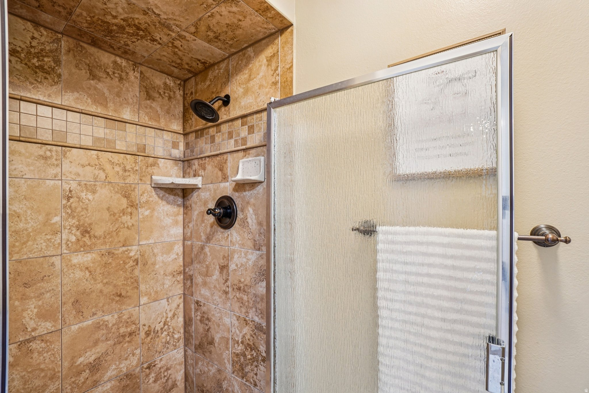 COUNTRY HILLS MANOR - Residential