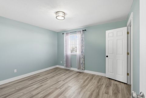Tiny photo for 1342 E 6125 S, South Ogden, UT 84405 (MLS # 2132927)