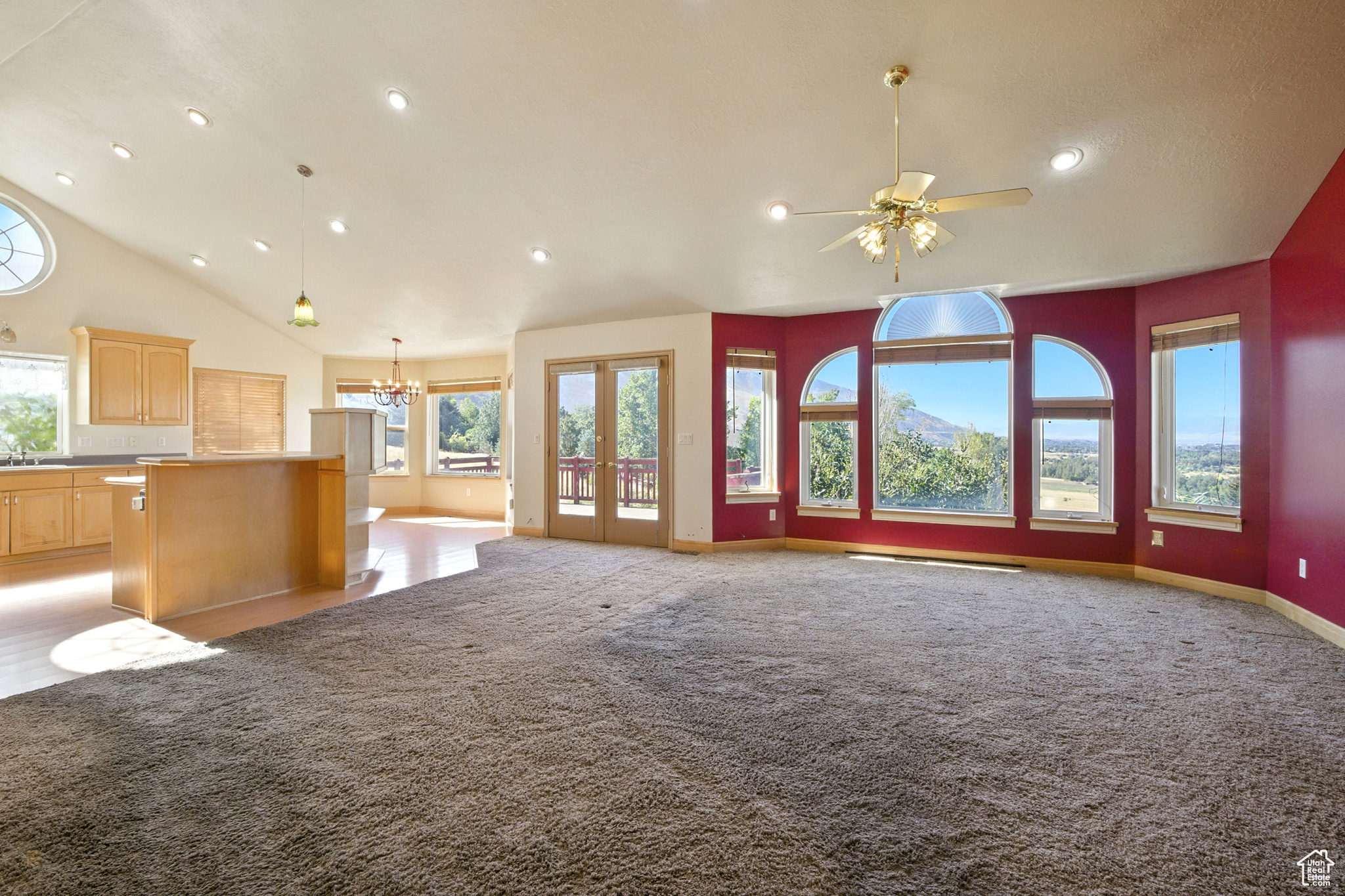 1990 E CANYON RIDGE DR