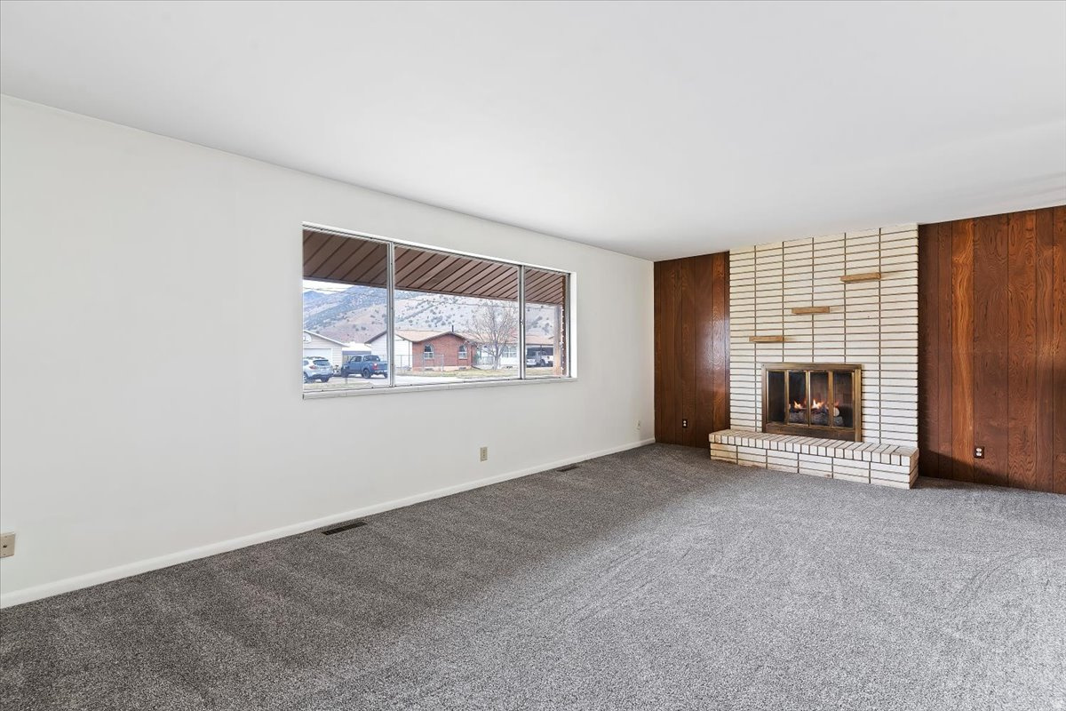 IMPERIAL ESTATES - Residential