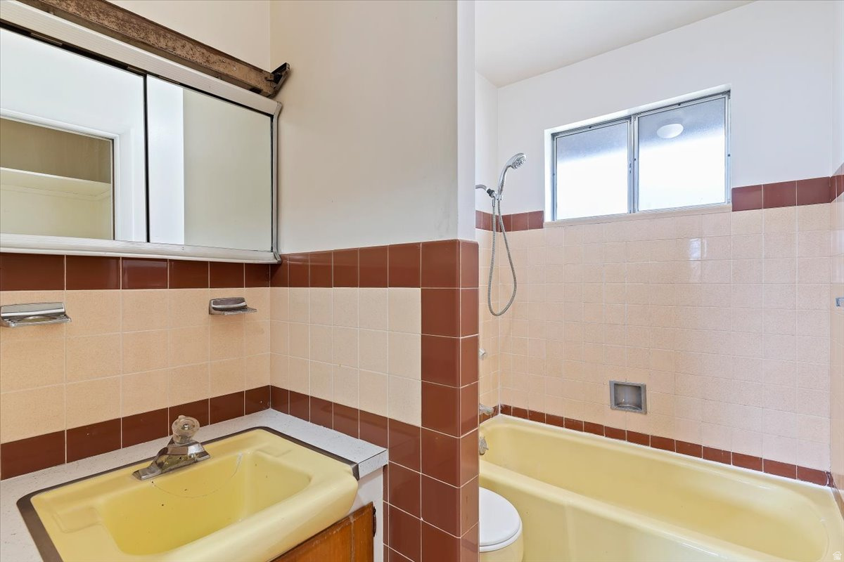 IMPERIAL ESTATES - Residential