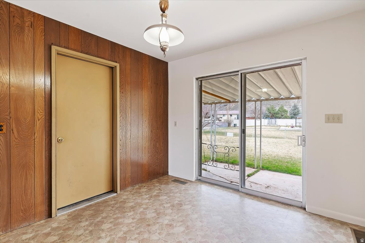 IMPERIAL ESTATES - Residential