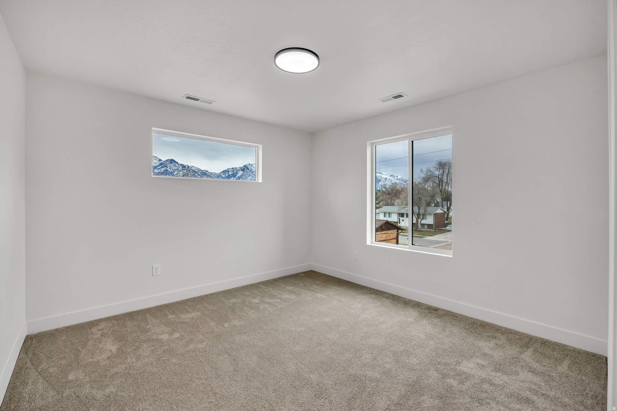 WOODHAVEN ESTATES - Residential Income