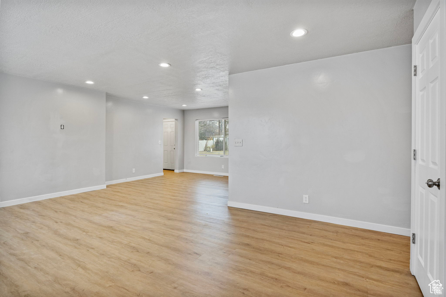 VU-MONT - Residential Income