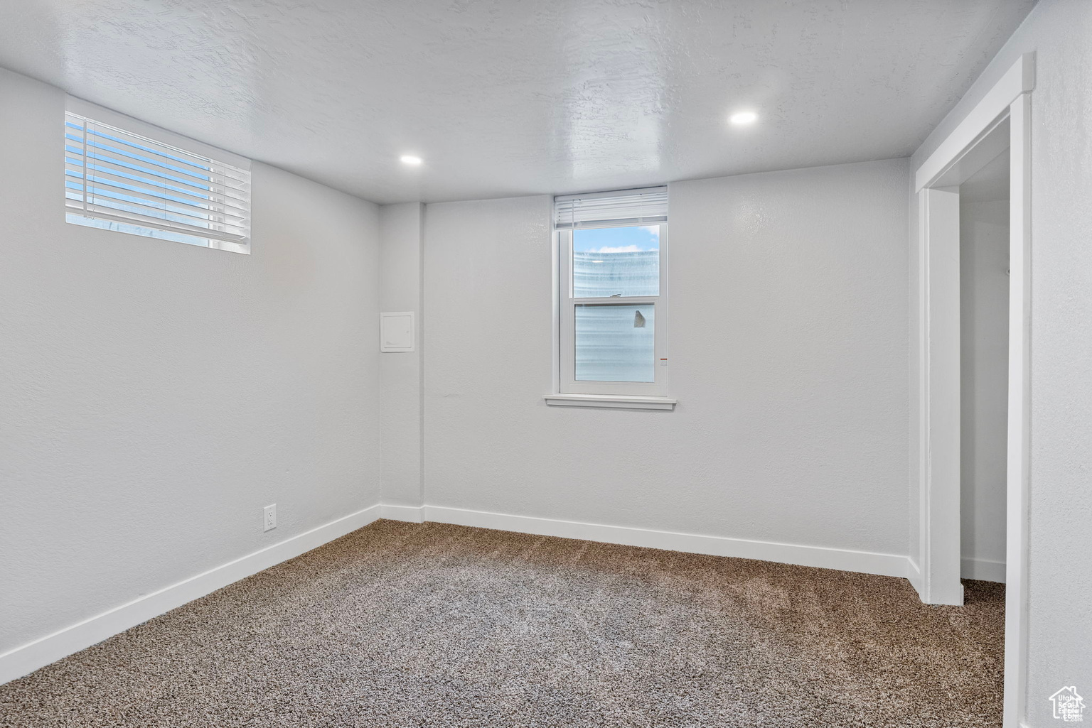 VU-MONT - Residential Income