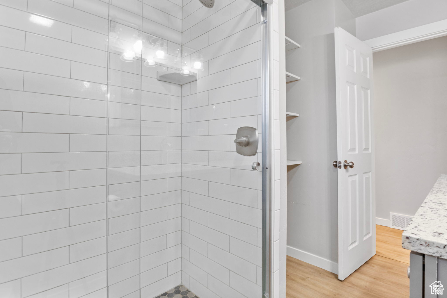 VU-MONT - Residential Income