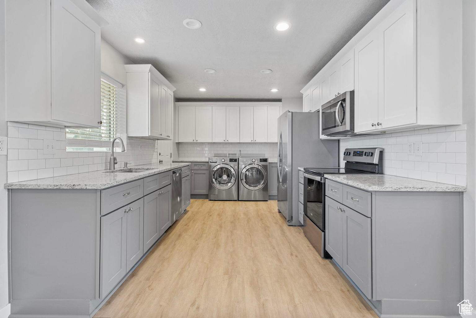 VU-MONT - Residential Income