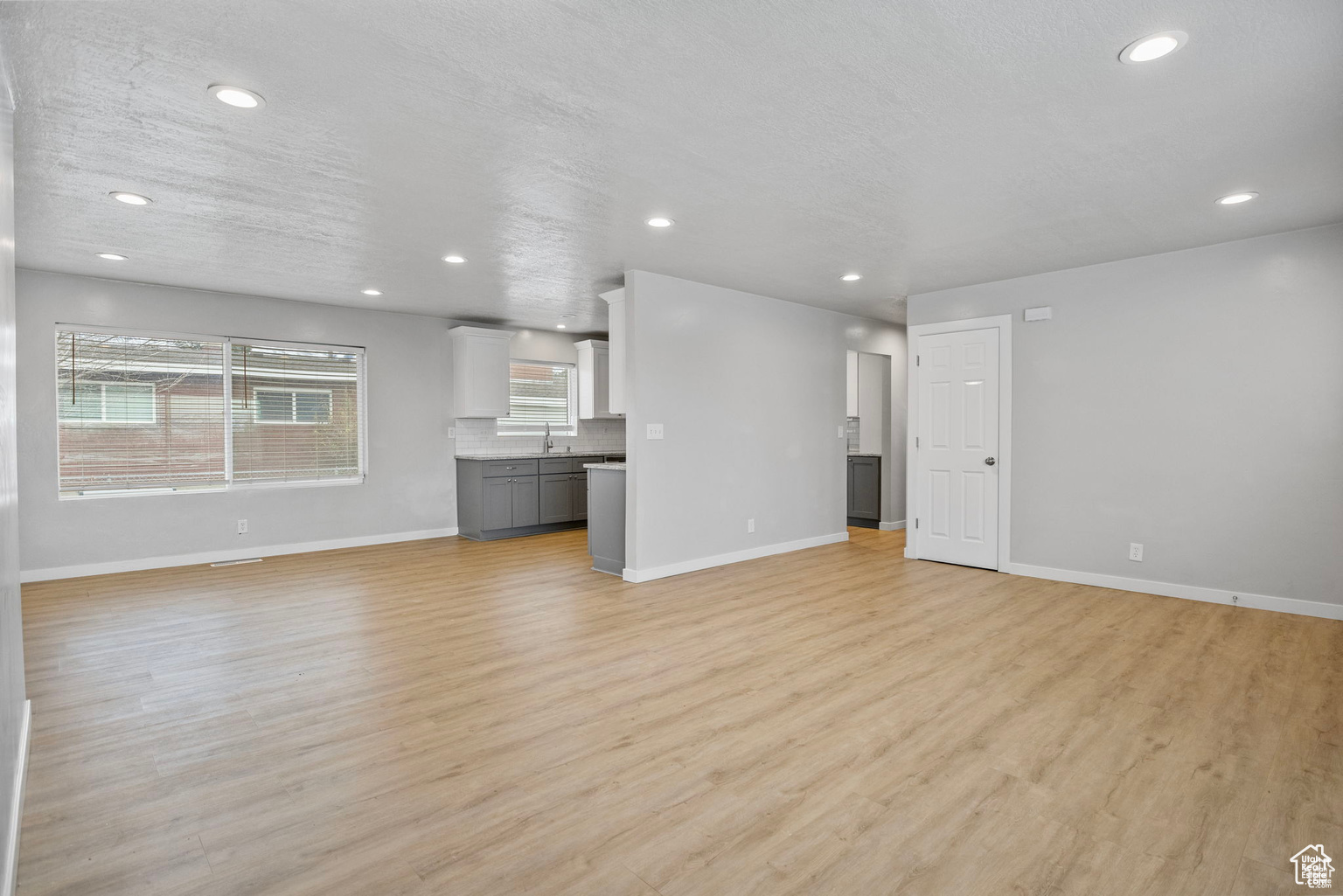 VU-MONT - Residential Income