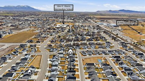Tiny photo for 852 N 930 W, Tremonton, UT 84337 (MLS # 2138053)