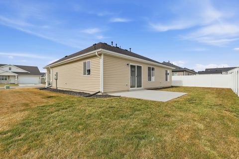 Tiny photo for 852 N 930 W, Tremonton, UT 84337 (MLS # 2138053)