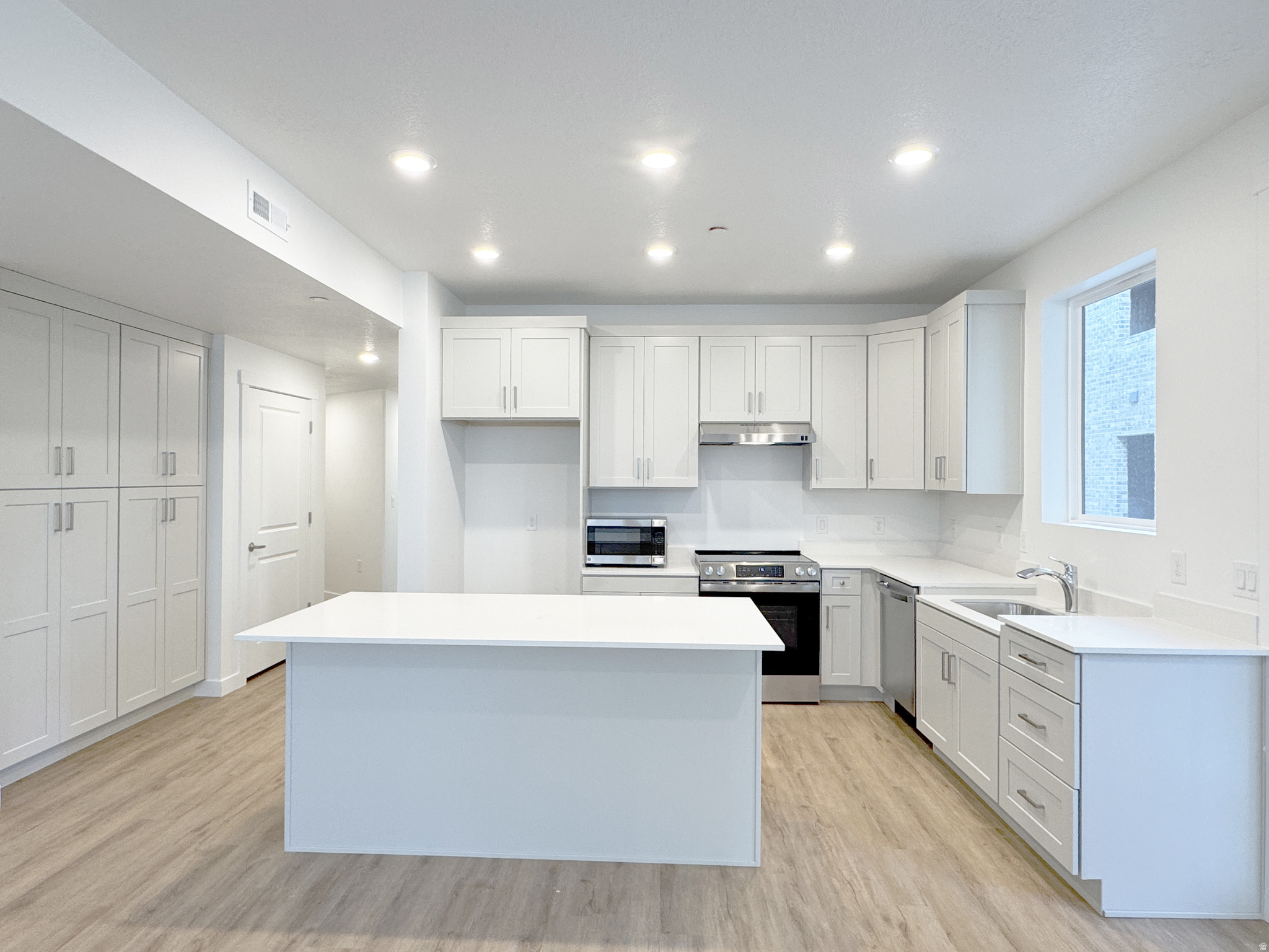 DAYBREAK - Residential