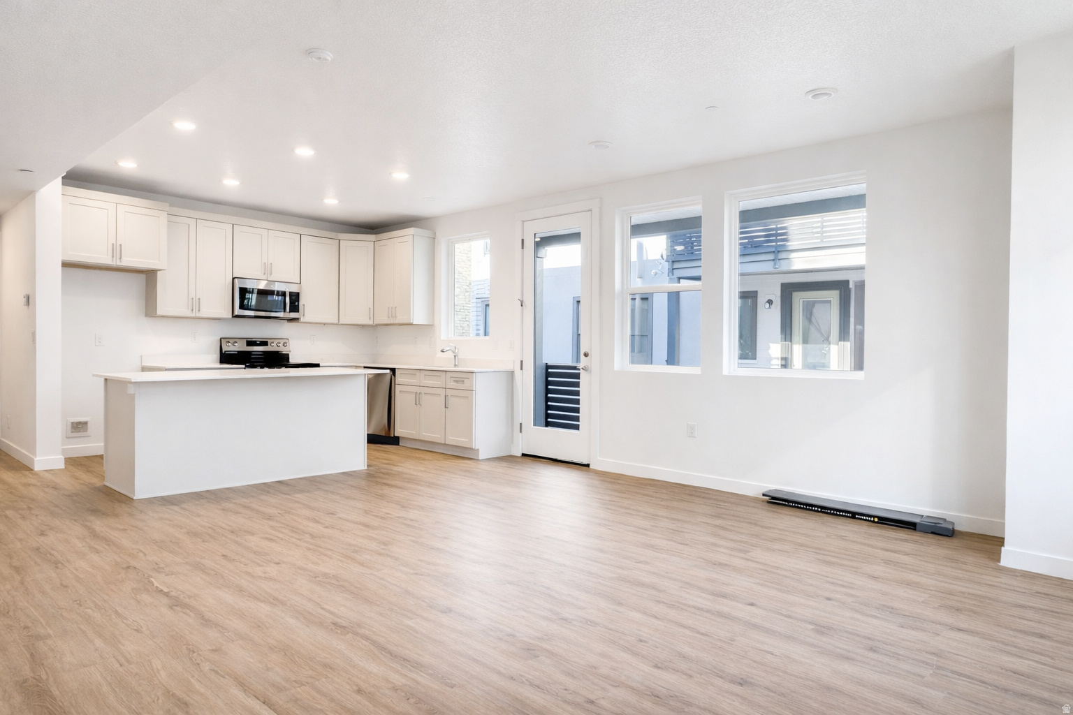 DAYBREAK - Residential