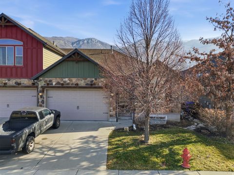 Photo of 799 S RICE RD, Farmington, UT 84025 (MLS # 2134898)