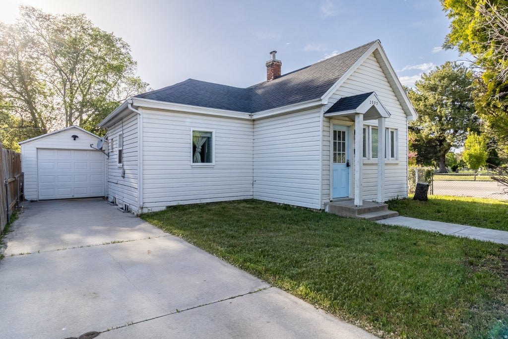 Photo of 2003 LIBERTY AVE, Ogden, UT 84401 (MLS # 2186520)