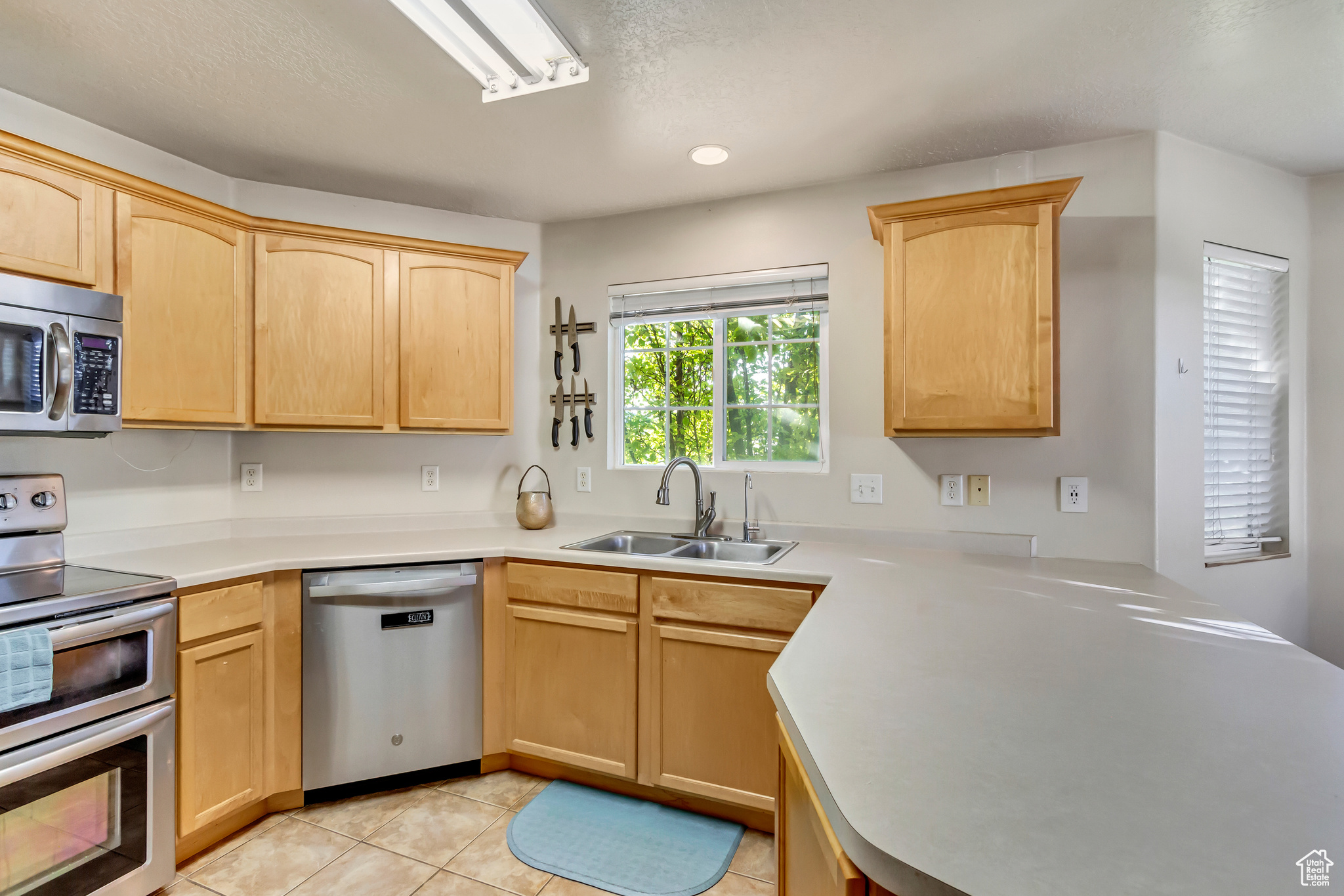 2093 N Morning Star Dr, Saratoga Springs, Utah image 3