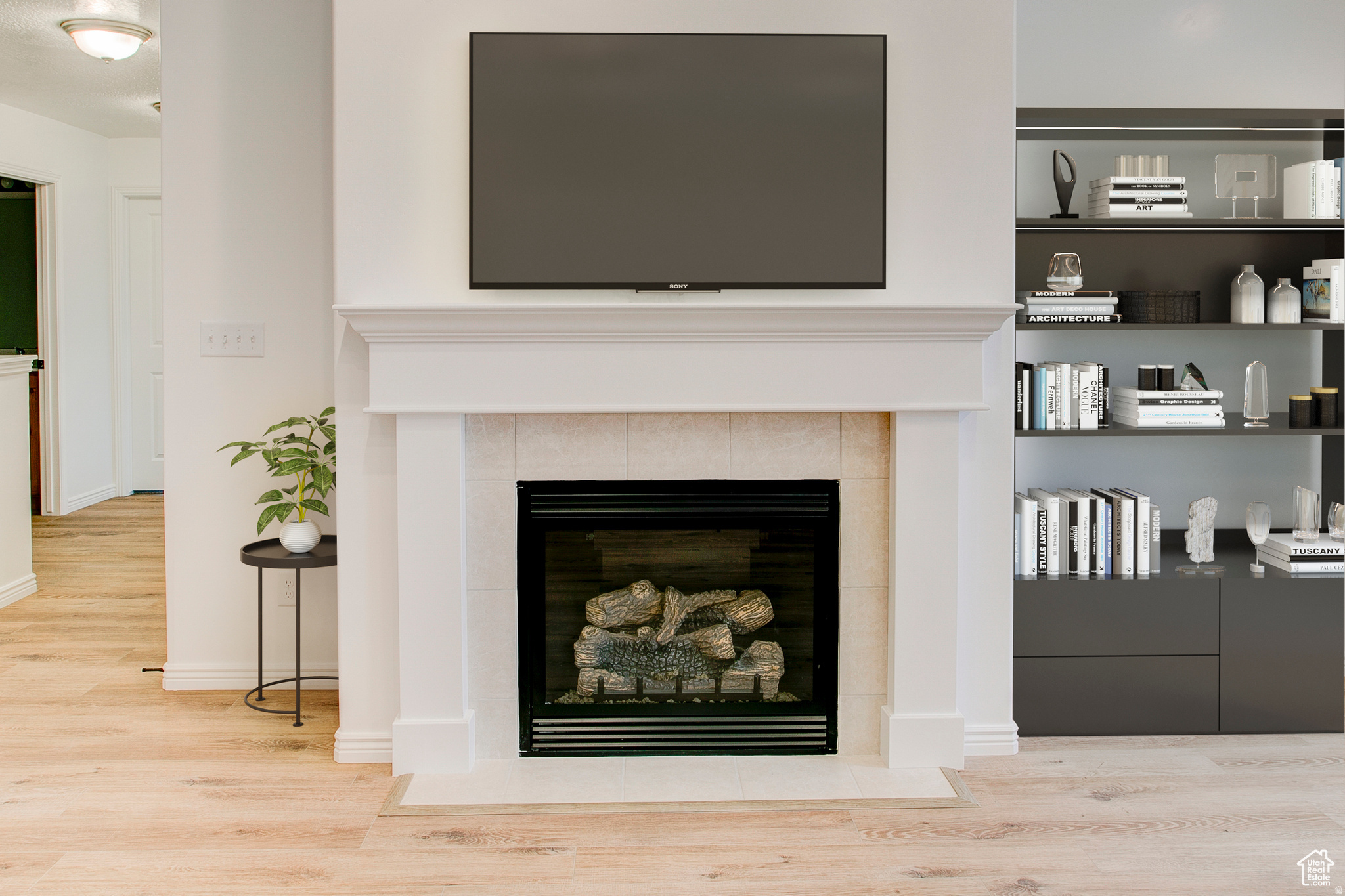 THE HILLS - Residential