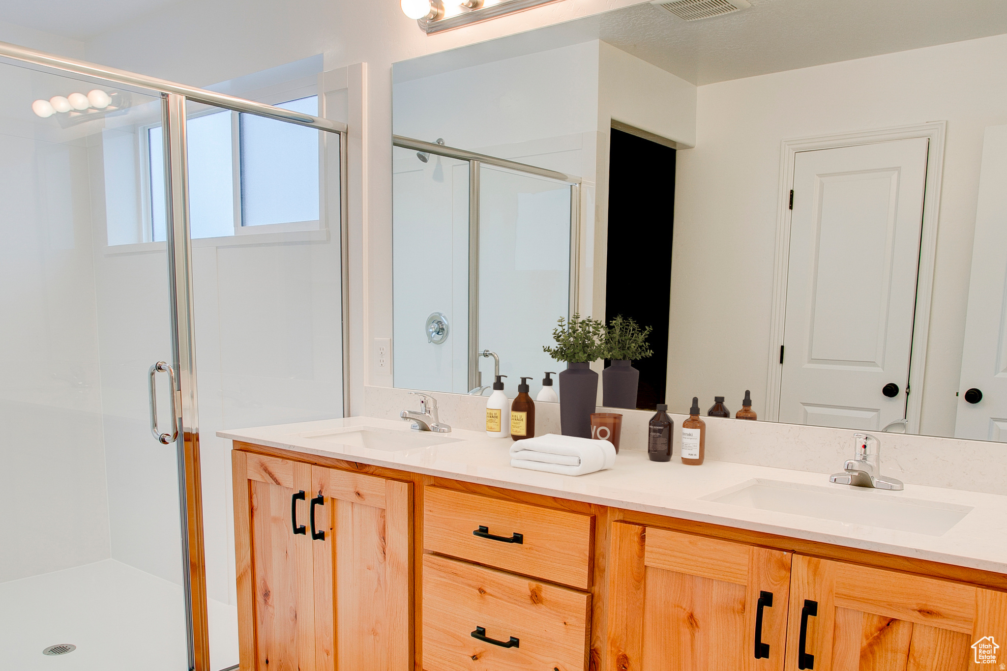 THE HILLS - Residential