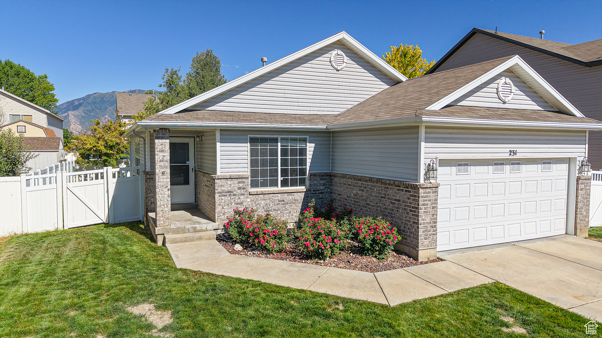 SPANISH FIELDS - Residential