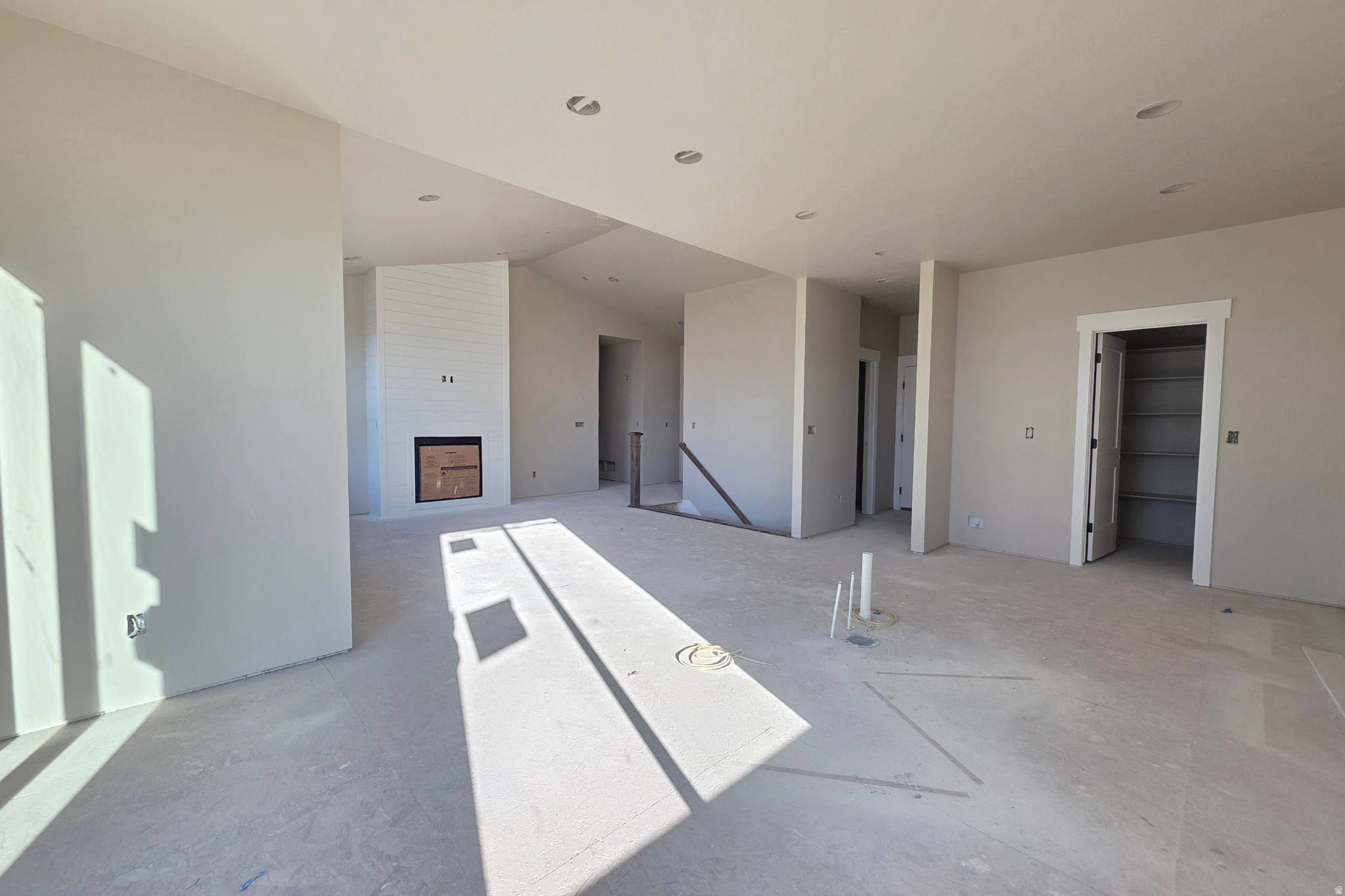 ESTATES AT RIVERVIEW - Residential