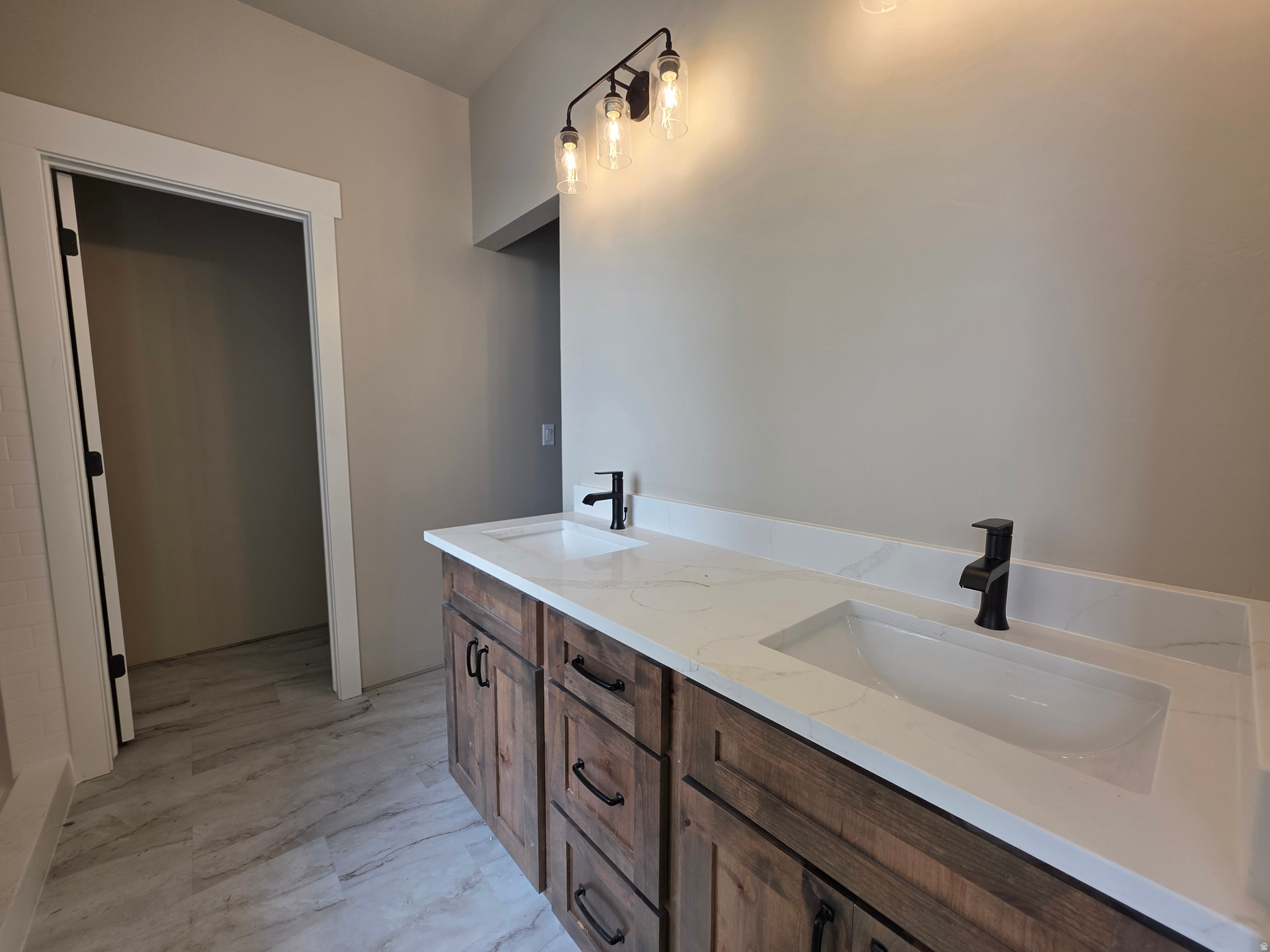 ESTATES AT RIVERVIEW - Residential