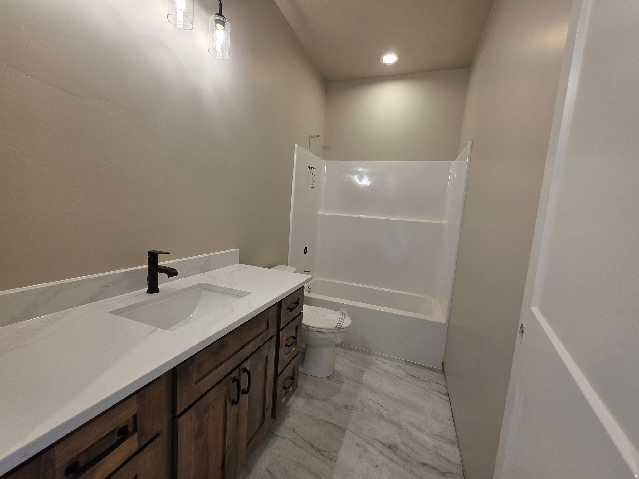 ESTATES AT RIVERVIEW - Residential