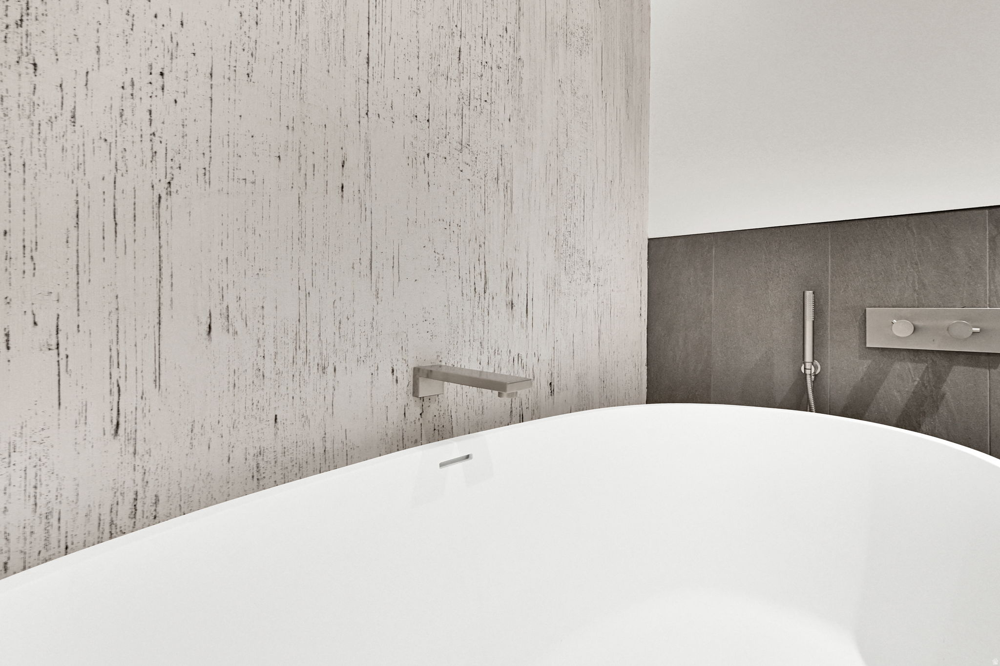 AMERICAN TOWERS - Residential