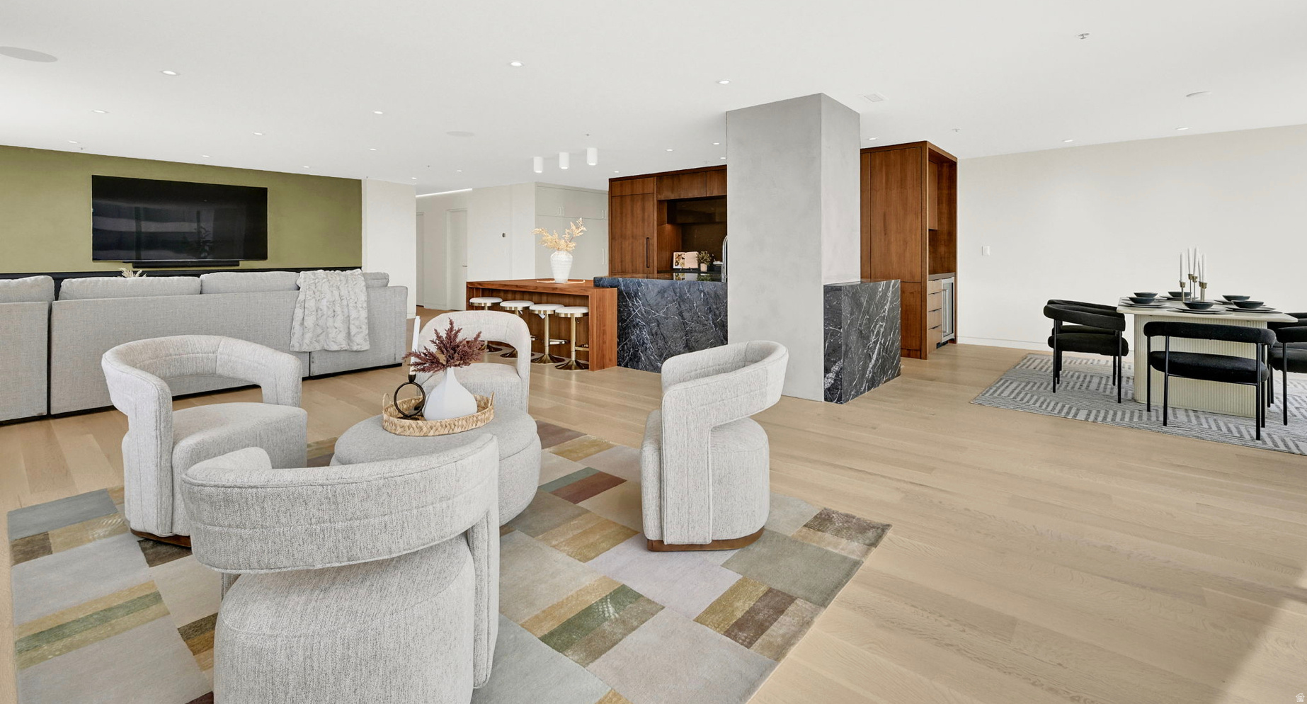 AMERICAN TOWERS - Residential