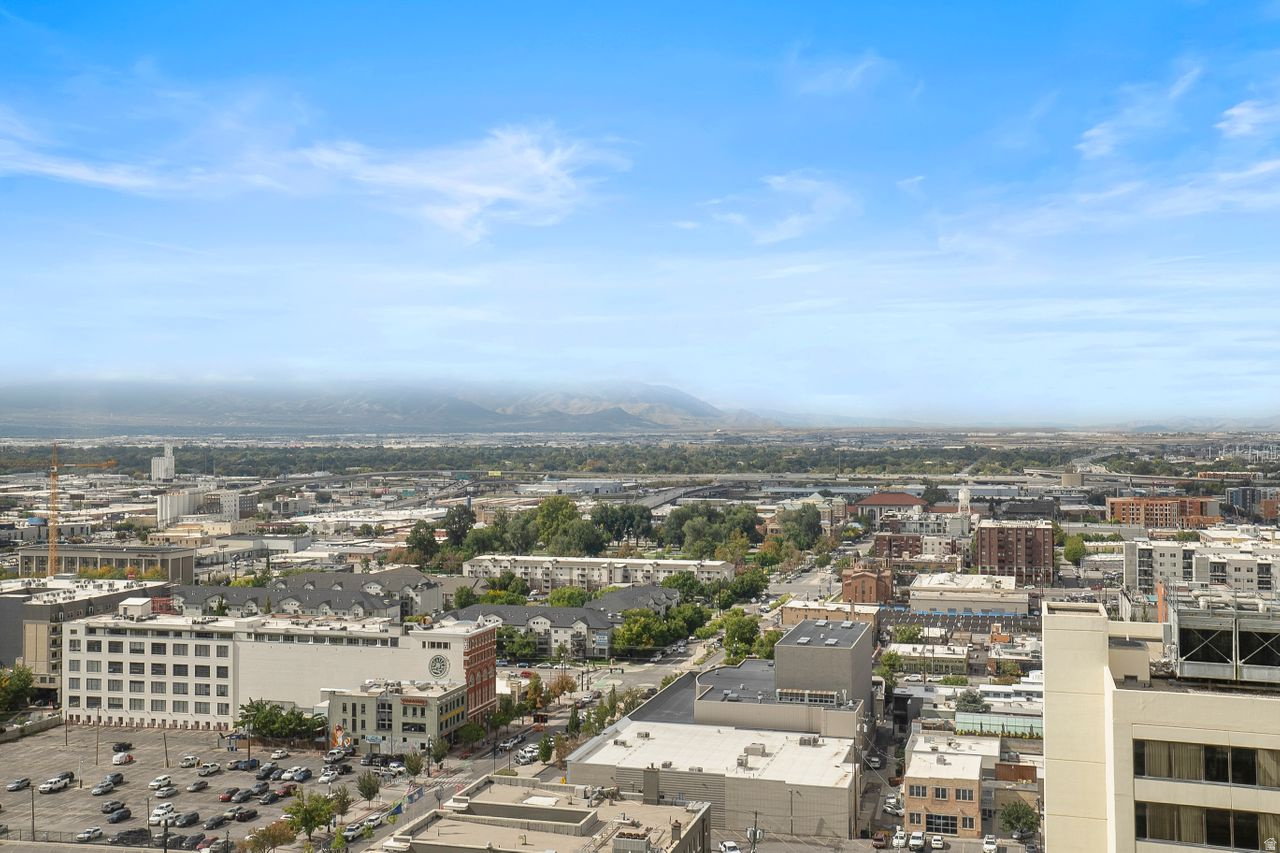 AMERICAN TOWERS - Residential