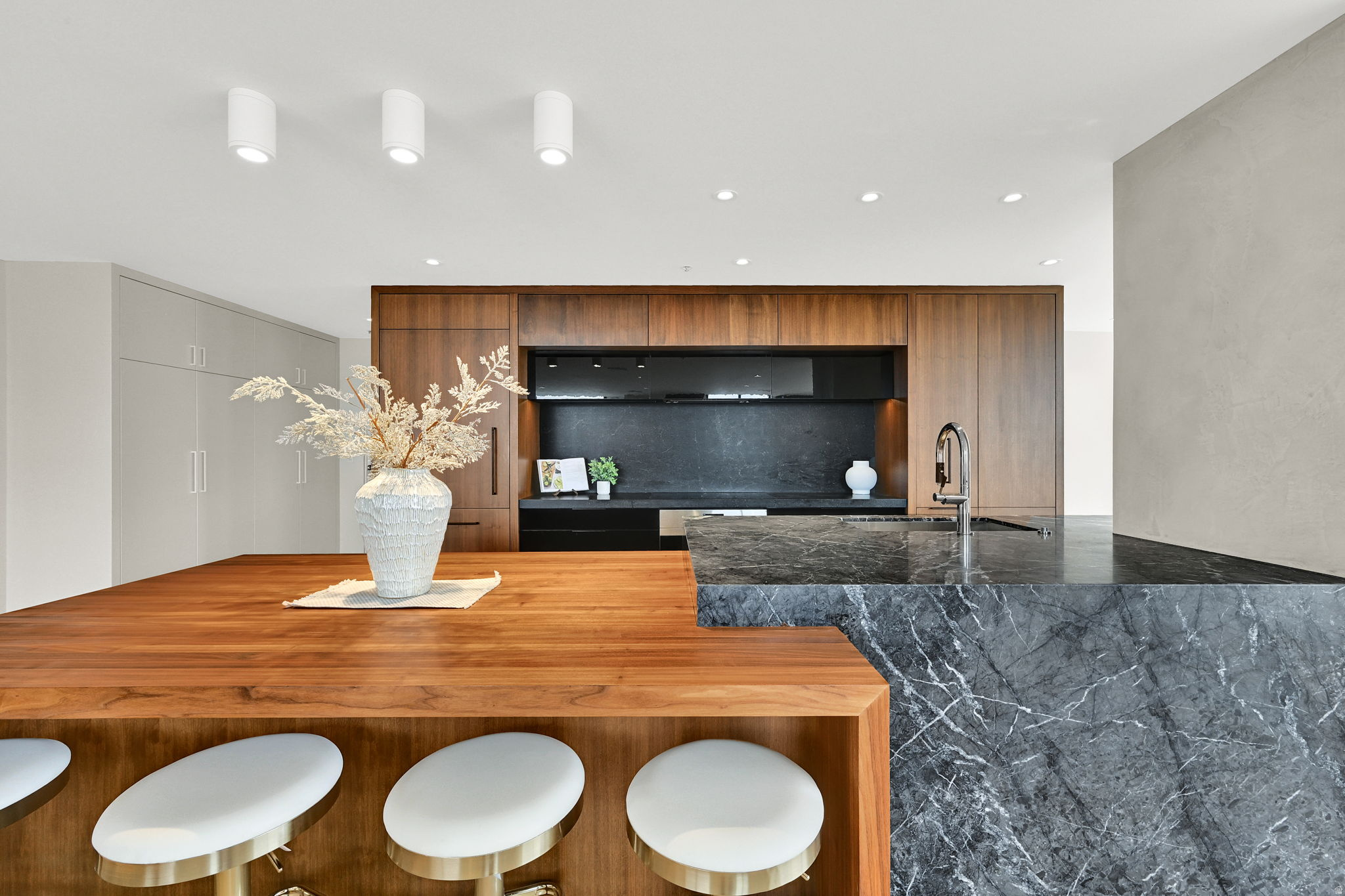 AMERICAN TOWERS - Residential