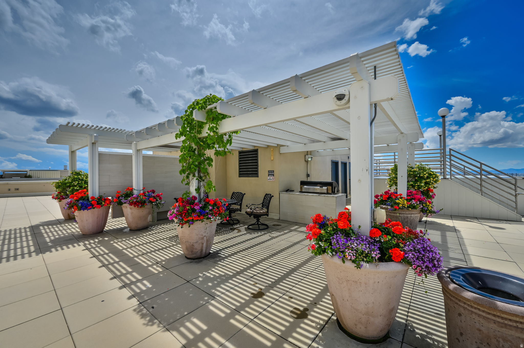 AMERICAN TOWERS - Residential