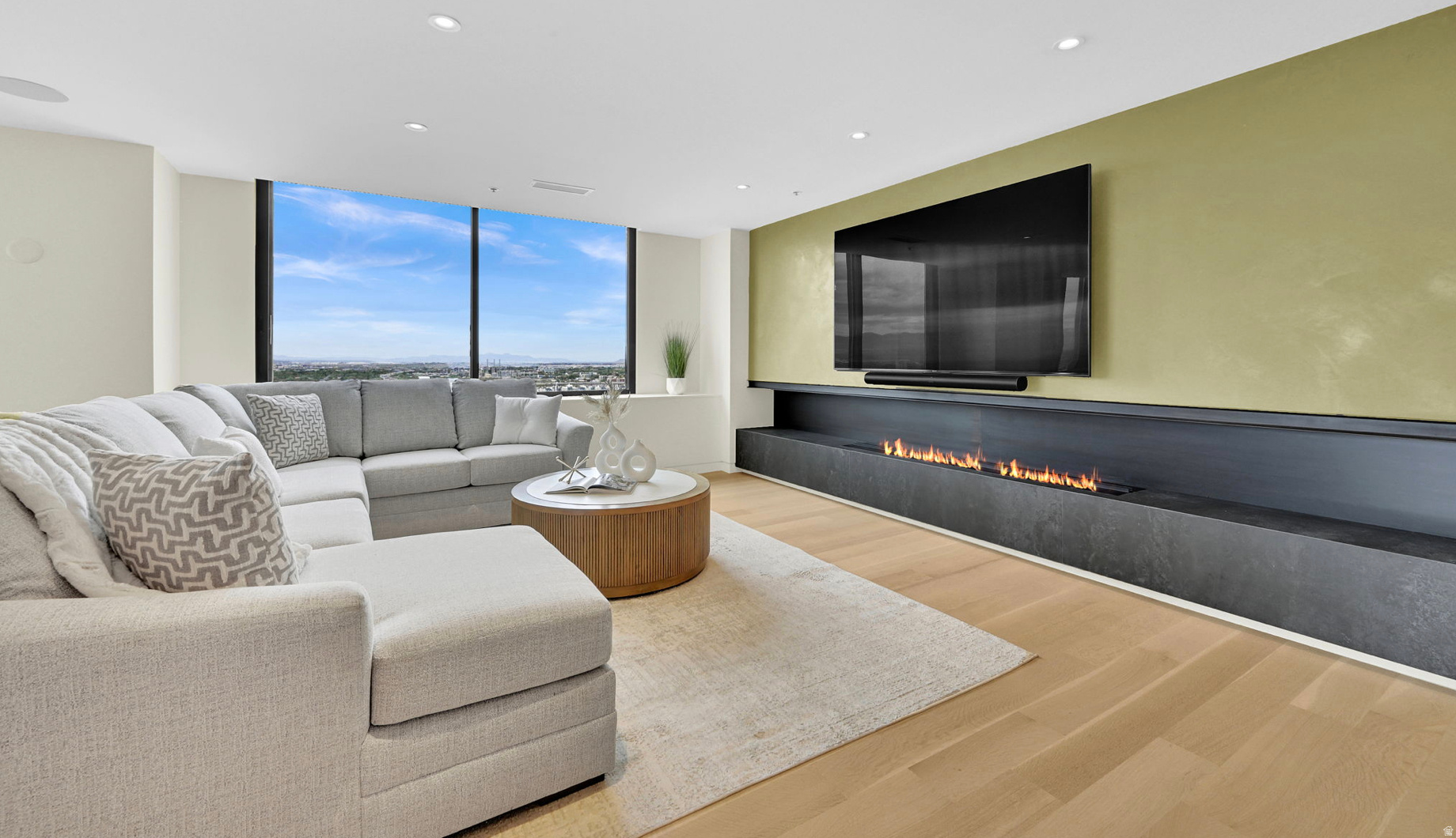 AMERICAN TOWERS - Residential