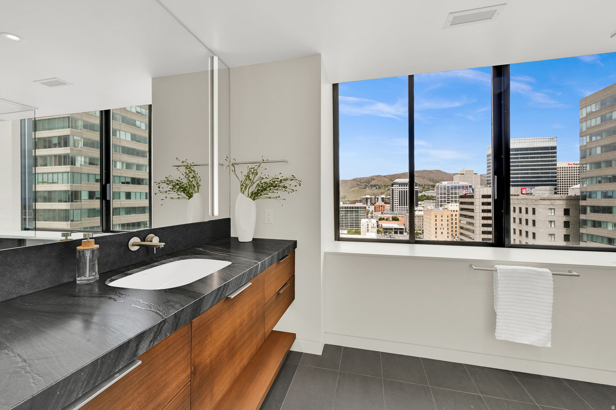 AMERICAN TOWERS - Residential