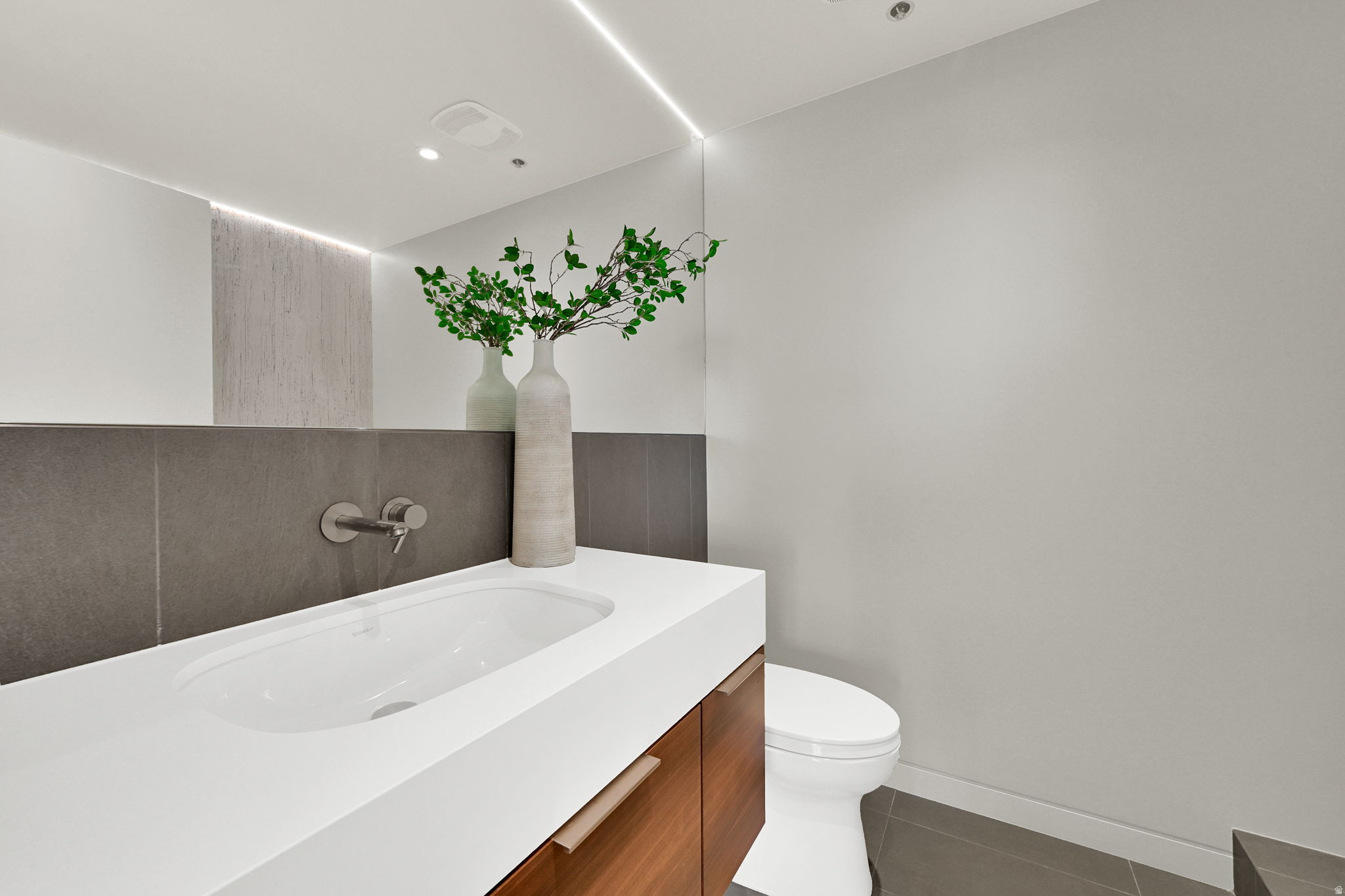 AMERICAN TOWERS - Residential