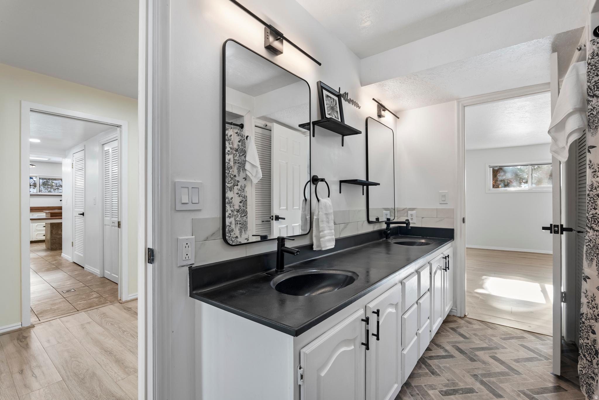 WOODLAND ESTATES - Residential