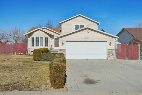 Photo of 5664 W CAPE VISTA WAY, West Valley City, UT 84128 (MLS # 2134734)