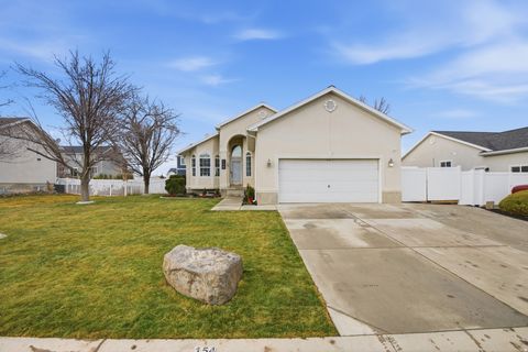 Tiny photo for 154 E COVE RD, Saratoga Springs, UT 84045 (MLS # 2141703)