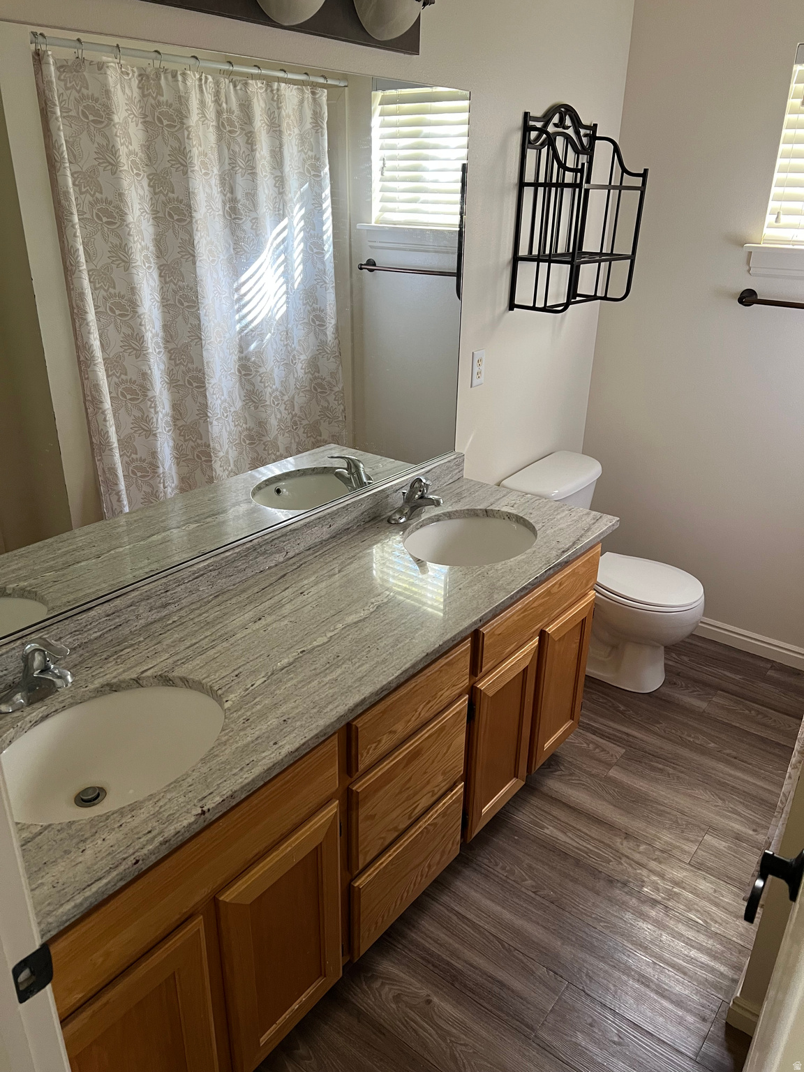 CREEKSIDE TOWNHOMES - Residential