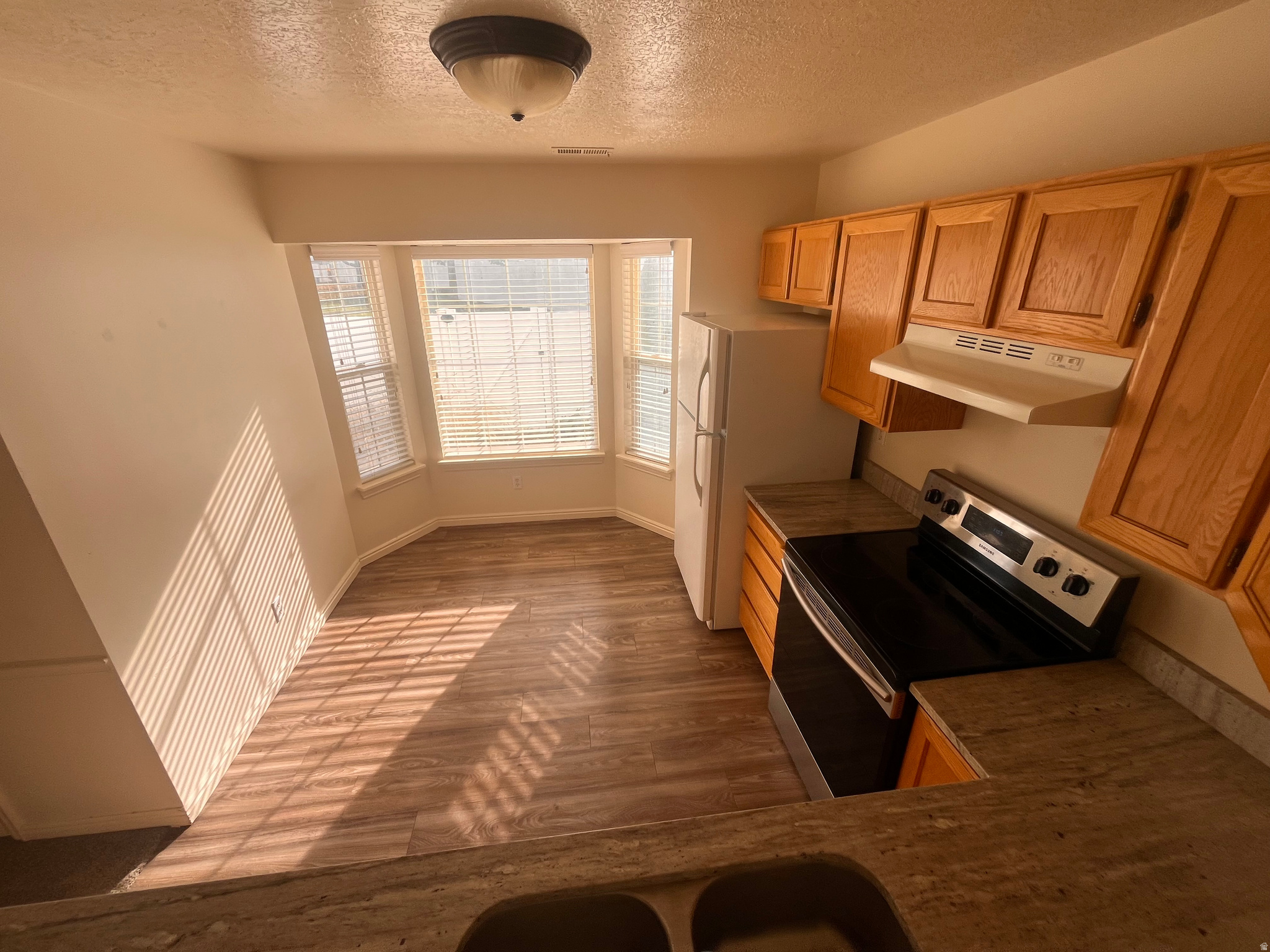 CREEKSIDE TOWNHOMES - Residential