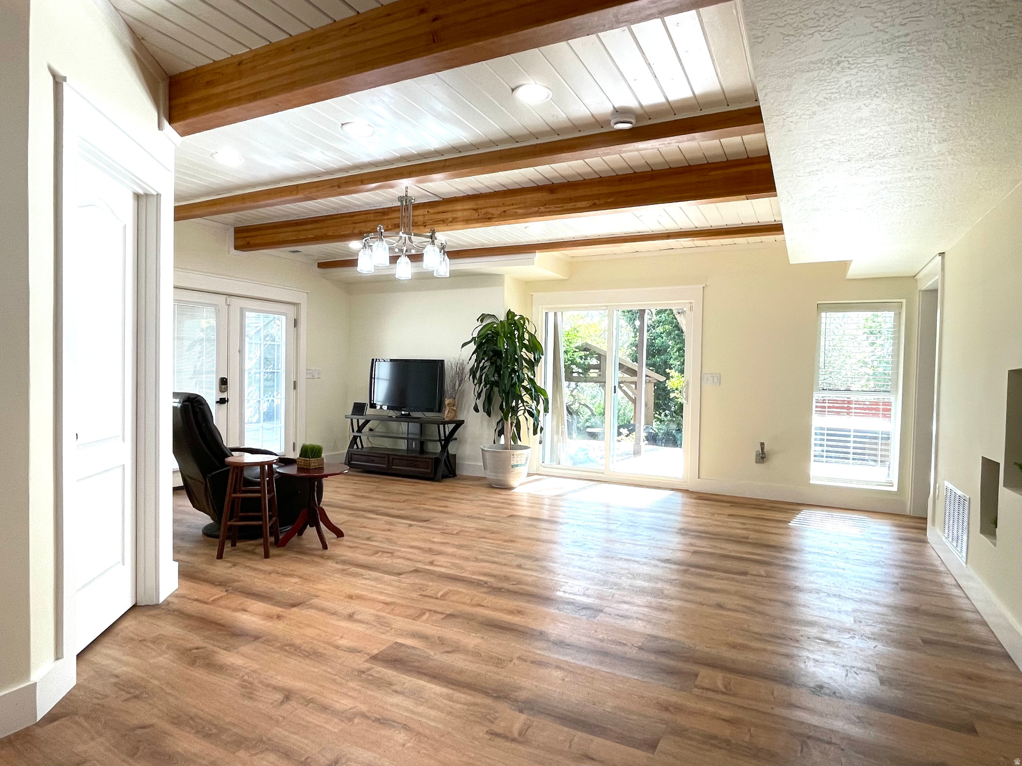 UPLAND TERRA - Residential