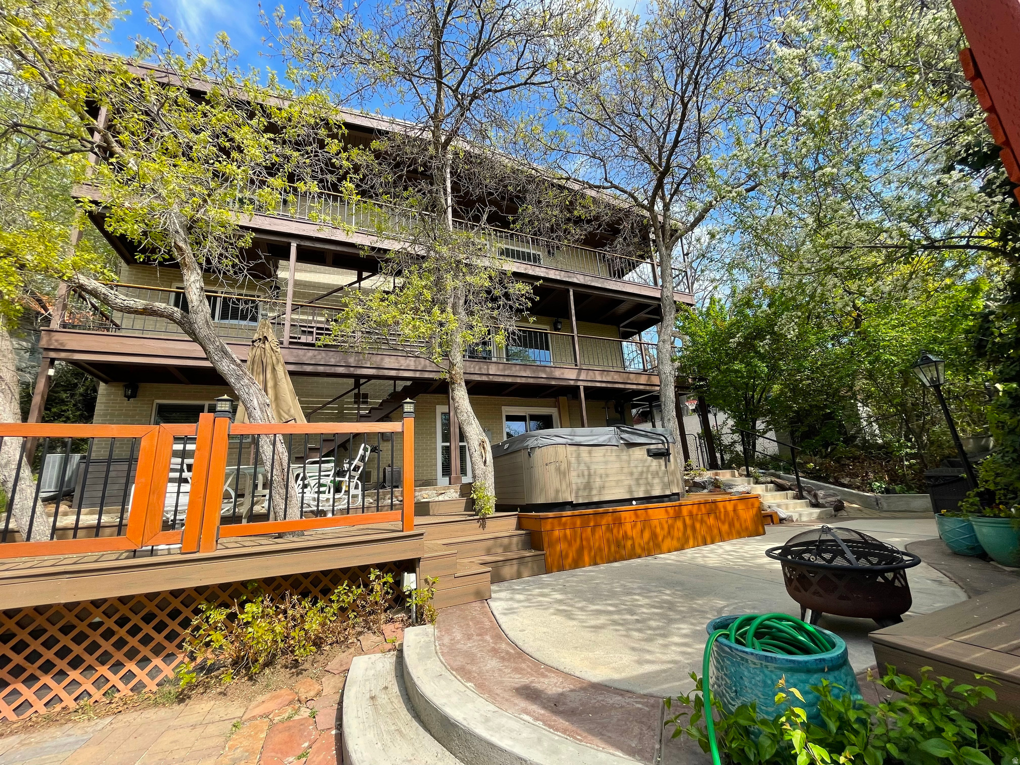 UPLAND TERRA - Residential