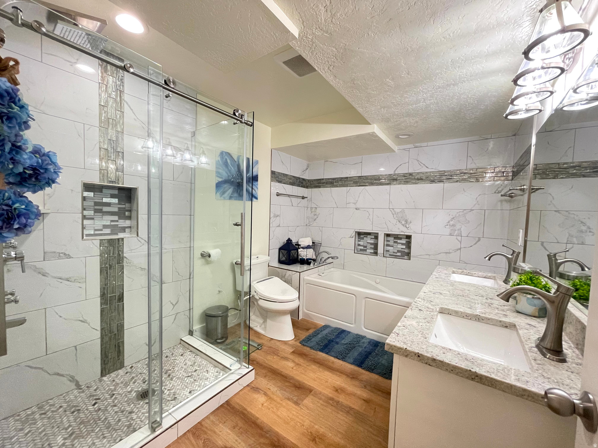 UPLAND TERRA - Residential