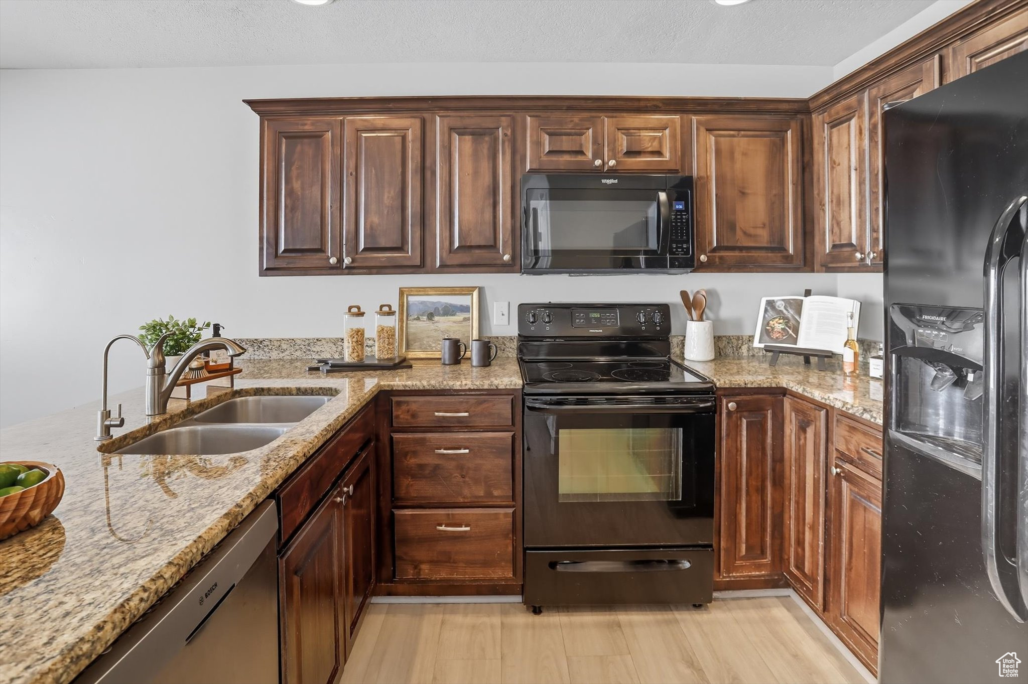 STOKER GARDENS - Residential