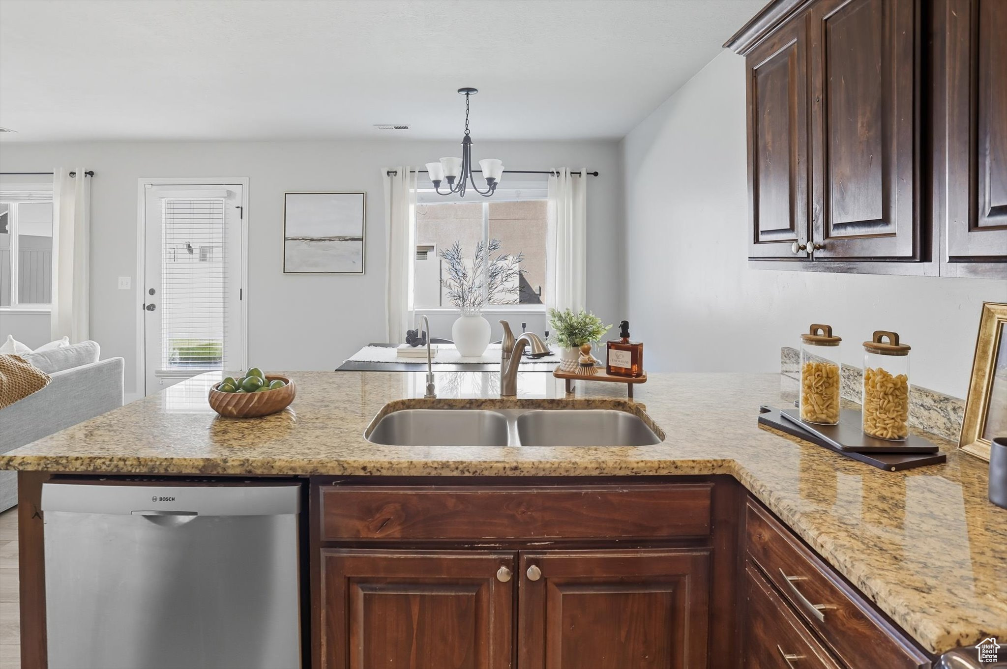 STOKER GARDENS - Residential