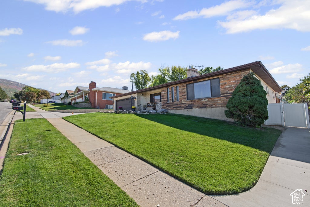Photo of 946 E ARLINGTON WAY S, Bountiful, UT 84010 (MLS # 2188860)