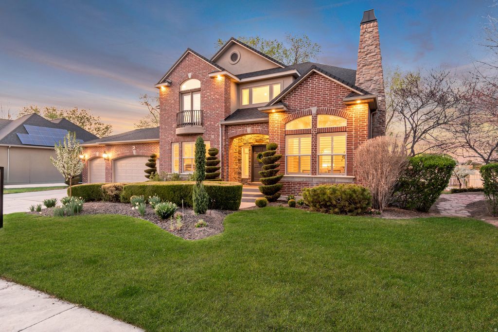 Photo of 329 E BROWN FARM LN S, Draper, UT 84020 (MLS # 2145687)