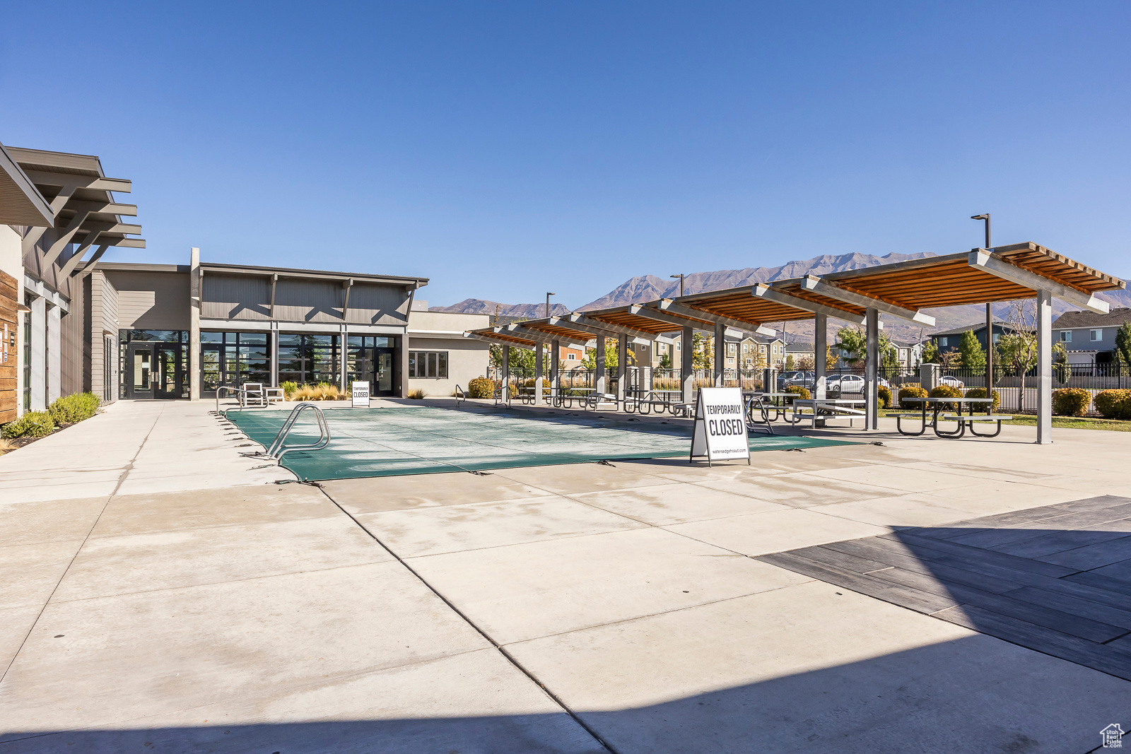 SPRINGS WATERS EDGE - Residential