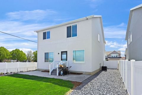 Tiny photo for 3504 W 4200 S, West Haven, UT 84401 (MLS # 2150013)