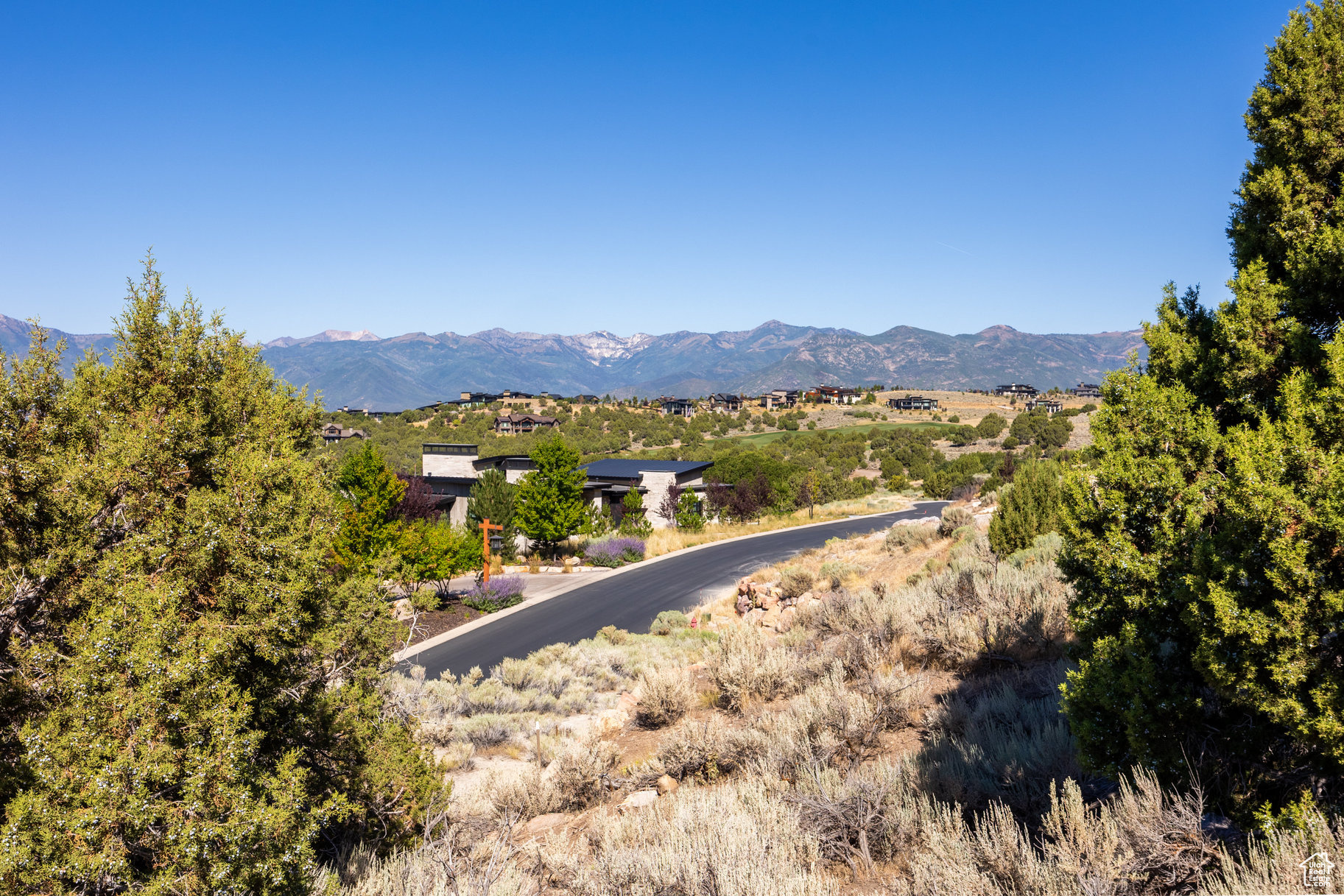 RED LEDGES - Land