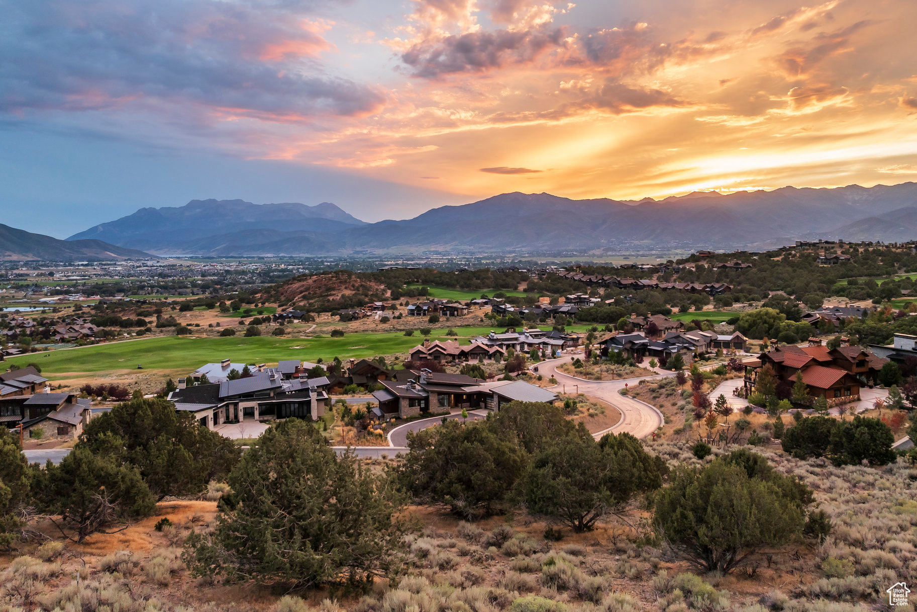 RED LEDGES - Land